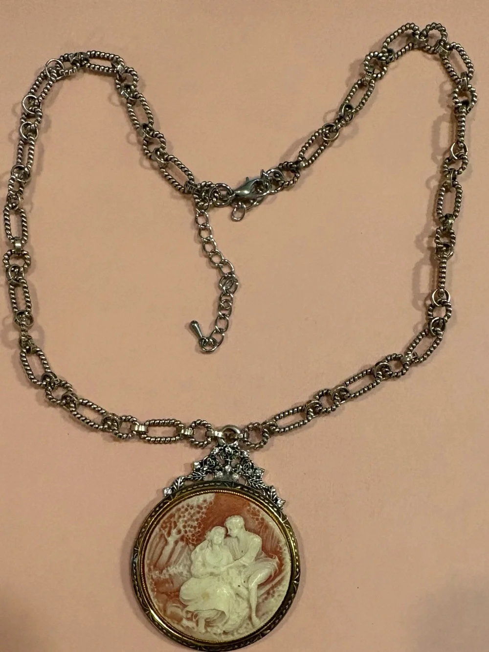Vintage-Style Cameo Pendant Necklace and earrings in Gold and Cream